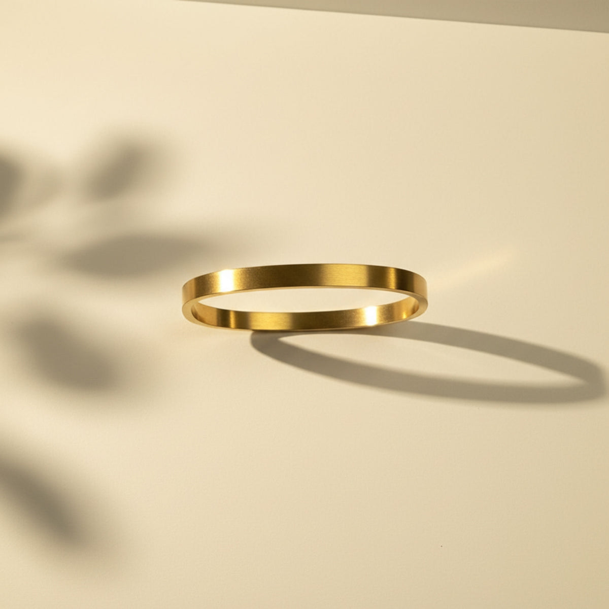 Gold Toned Elegant Bangle