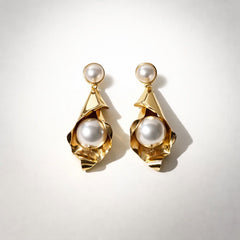 Gold Sculptural Pearl Drop Earrings – Modern Abstract Pearl Statement Earrings